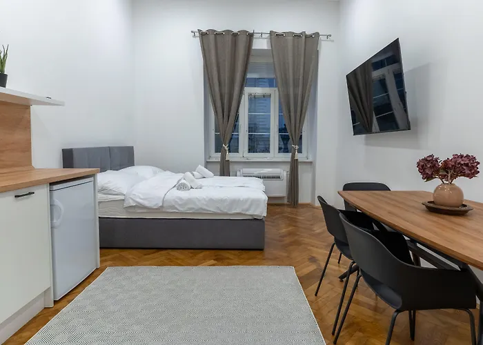 Sofija * リュブリャナ